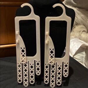 Elegant Cream Hanger Set